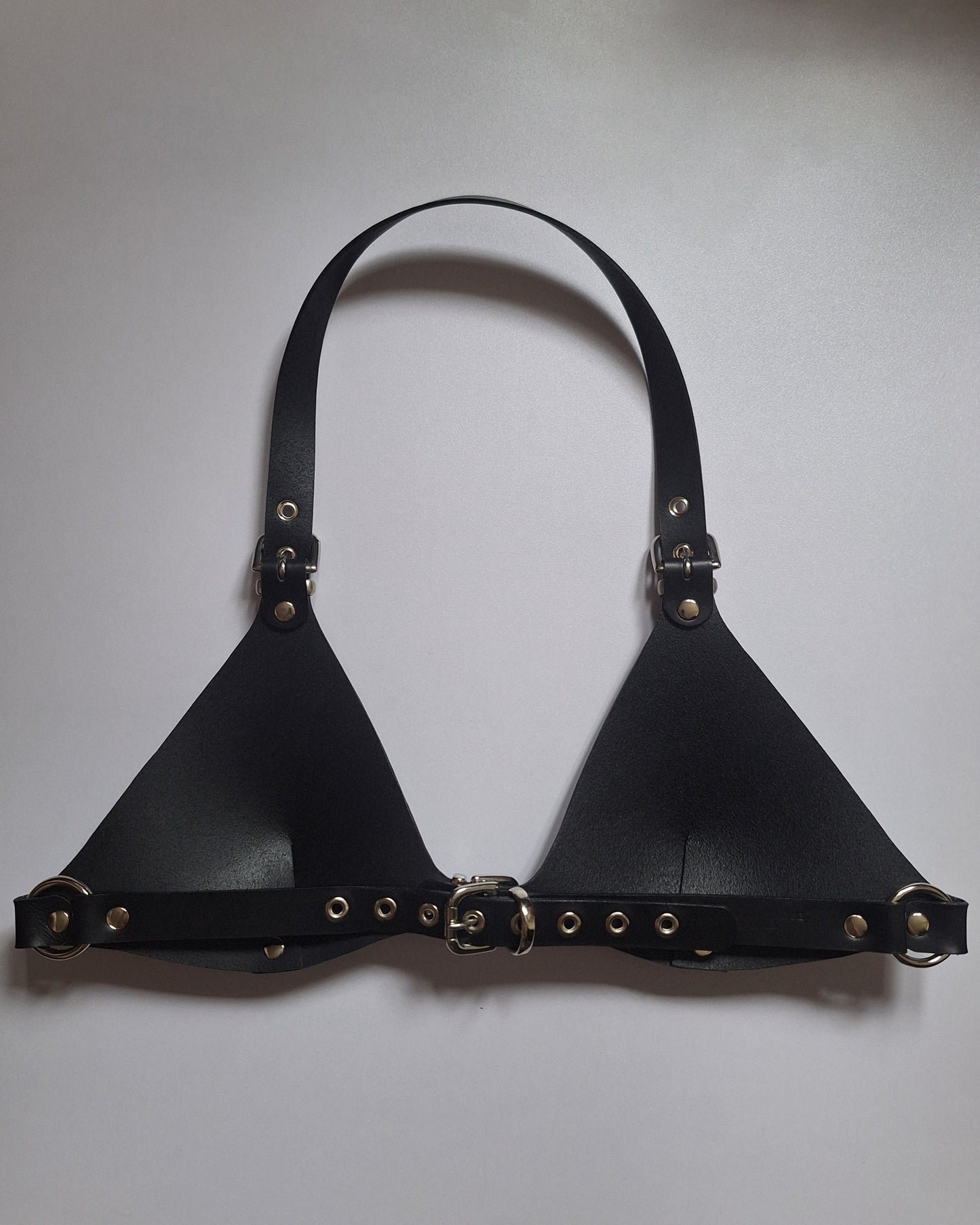 Eyelet buckle bra