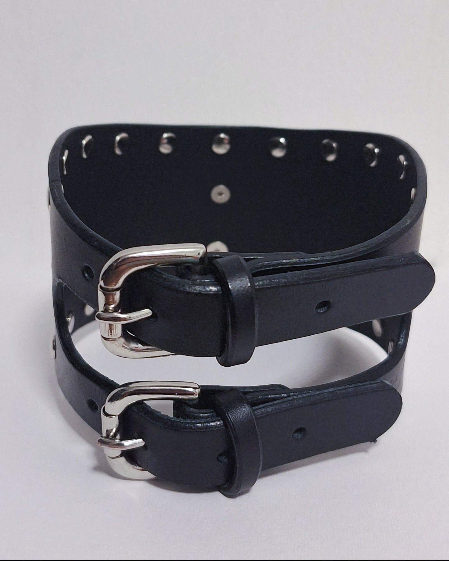 Stud o-ring posture collar