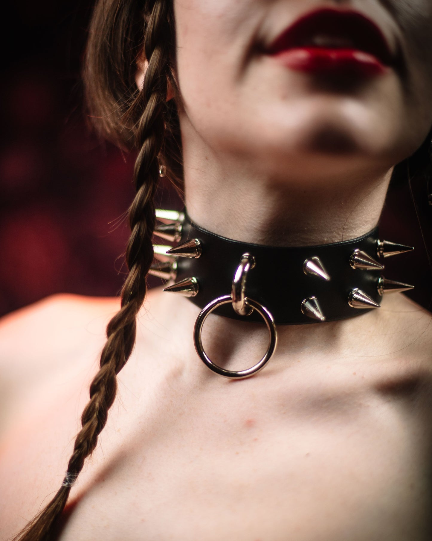 Spiked o-ring collar
