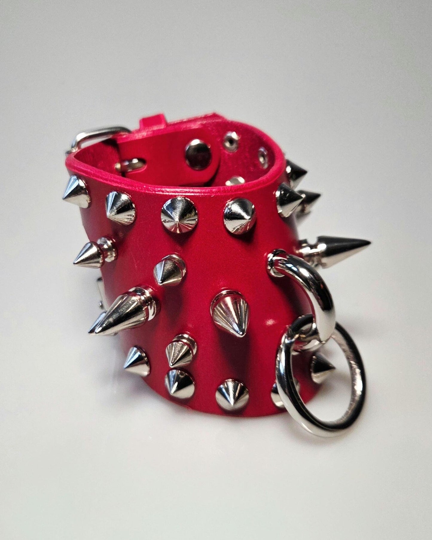 Heavy spiked o-ring curve cuff