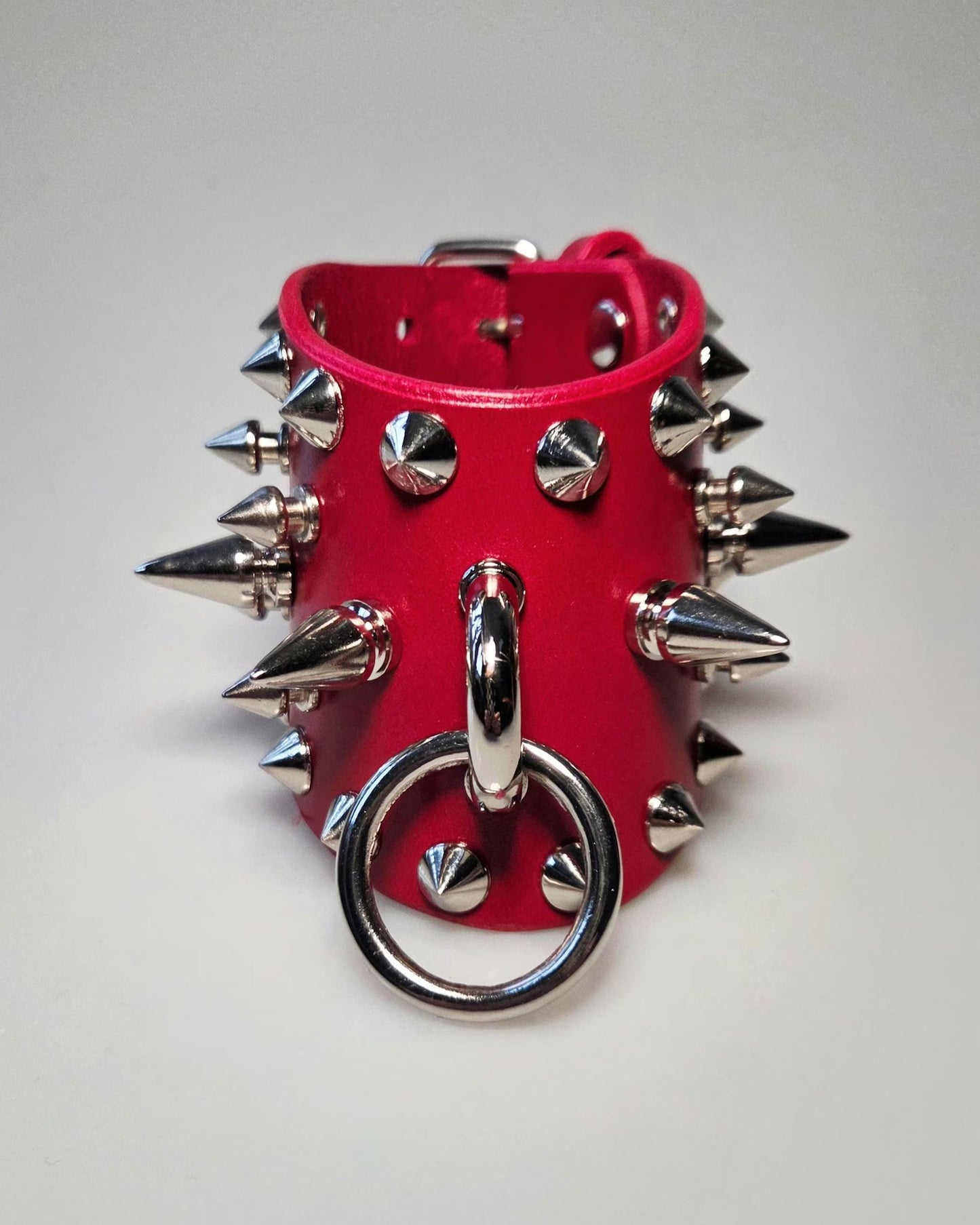 Heavy spiked o-ring curve cuff
