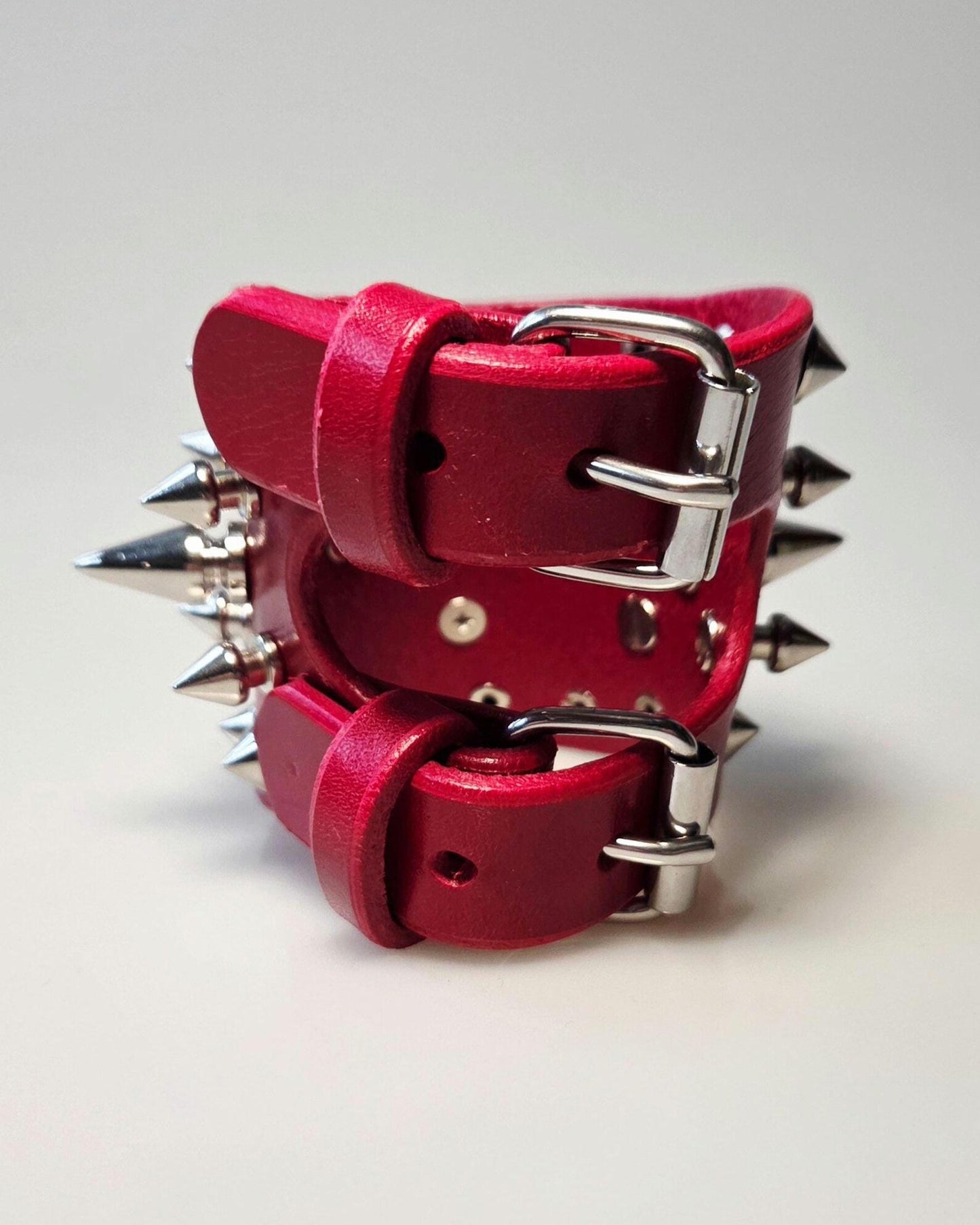 Heavy spiked o-ring curve cuff